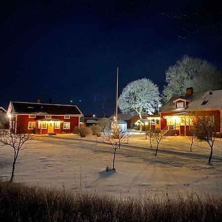 Aeventyrsgardens Vandrarhem, Kinnekulle Källby Exteriér fotografie