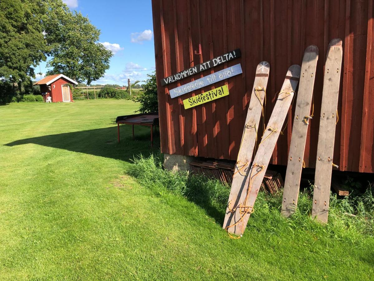 Aeventyrsgardens Vandrarhem, Kinnekulle Källby Exteriér fotografie