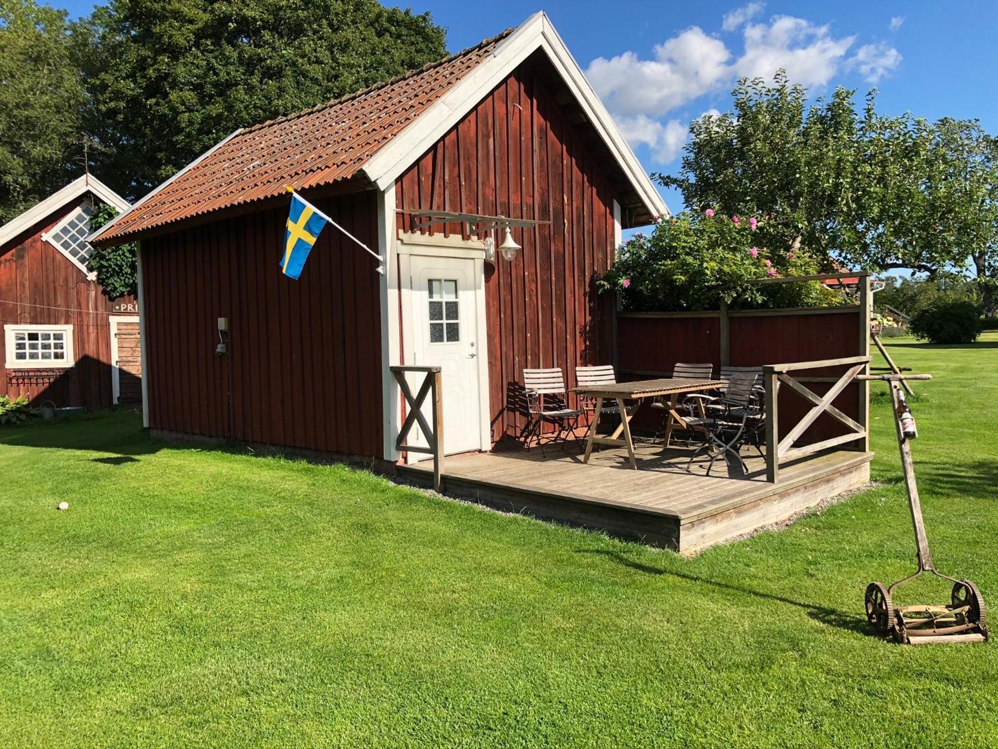 Aeventyrsgardens Vandrarhem, Kinnekulle Källby Exteriér fotografie